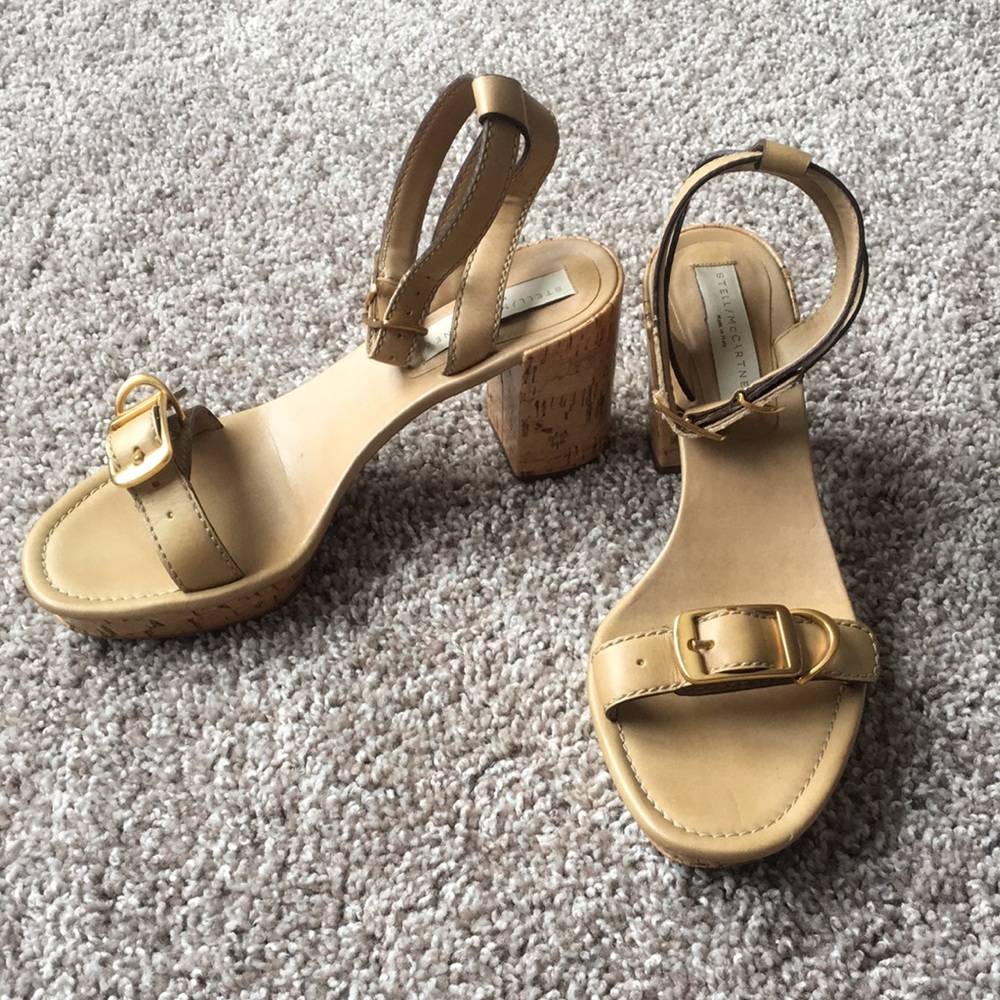 Healed sandal